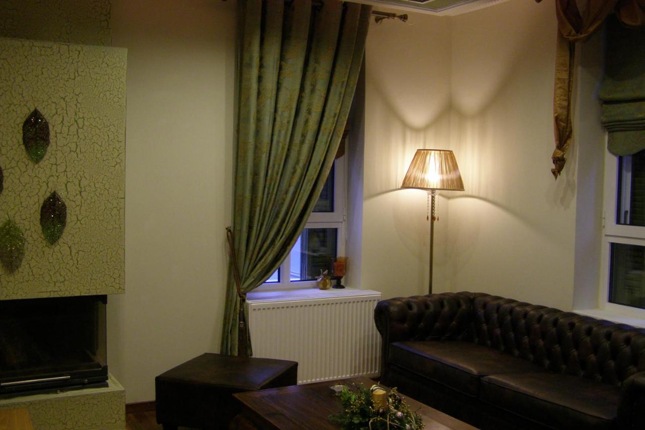 Room In A Neoclassical House - Ladybug Kastoria Buitenkant foto